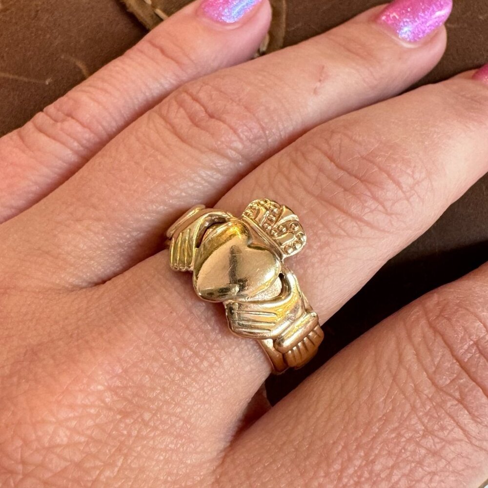 Claddagh Ring 14k Heavy Solid Gold